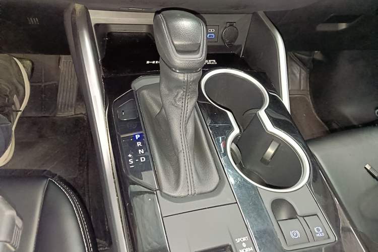 Used Toyota Highlander 2022 Dual-Engine 2.5L 4x4 Elite Edition 7-Seater