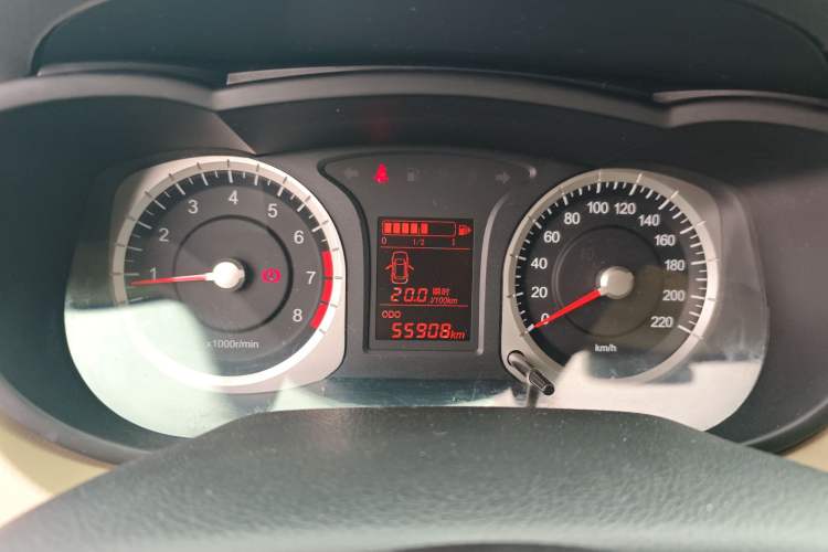 Used Venucia R50 2013 1.6L Manual Luxury Edition Instrument Cluster