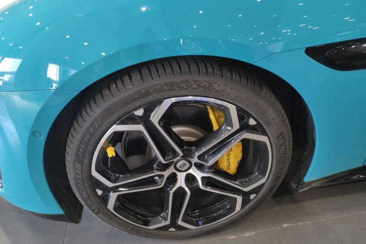 Used Xiaomi Auto SU7 2024 Four-Wheel Drive Ultra-Long Range Advanced Intelligent Driving Max Edition
