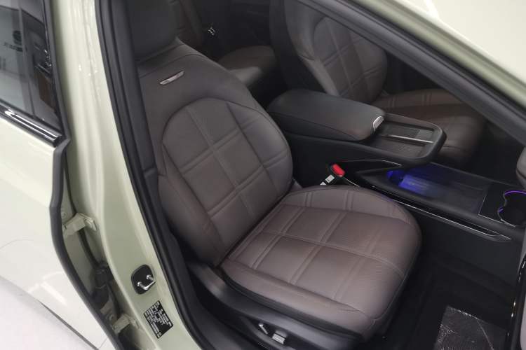 Used Hongqi EH7 2024 690 Pro Right Front Seat