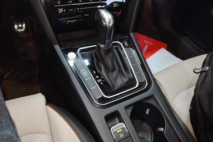 Used Volkswagen Magotan 2023 2 Million Units Commemorative Edition 330TSI DSG Luxury Version
