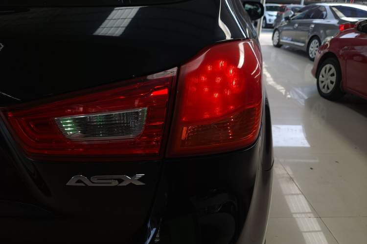 Used Mitsubishi ASX 2013 2.0L CVT Two-Wheel Drive Elite Edition