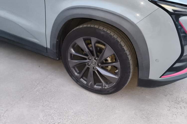 Used CHANGAN UNI-T 2020 1.5T Flagship Version Right Front Wheel Hub