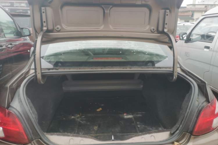 Used Peugeot 301 2014 1.6L Manual Comfort Edition