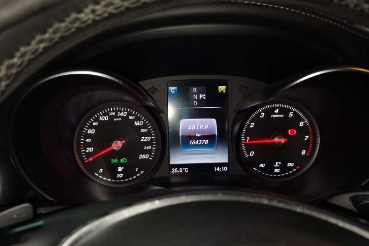 Used Mercedes-Benz GLC 2016 GLC 260 4MATIC Luxury Model
