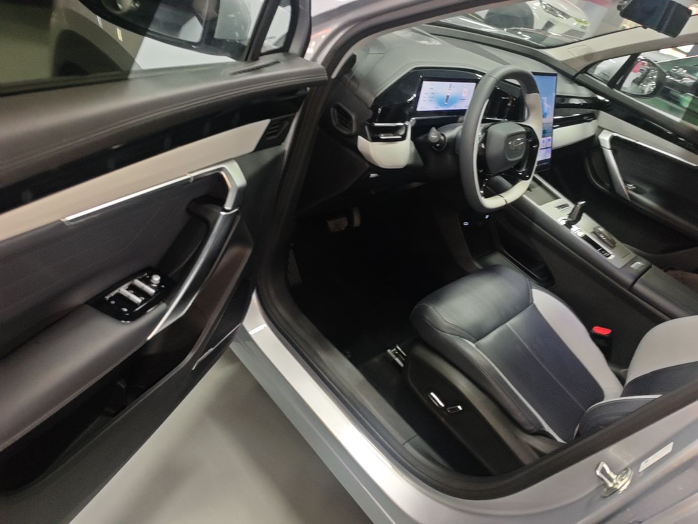 Geely Auto FX11 2024 1.5TD DCT Dragon Edition — снимка 18