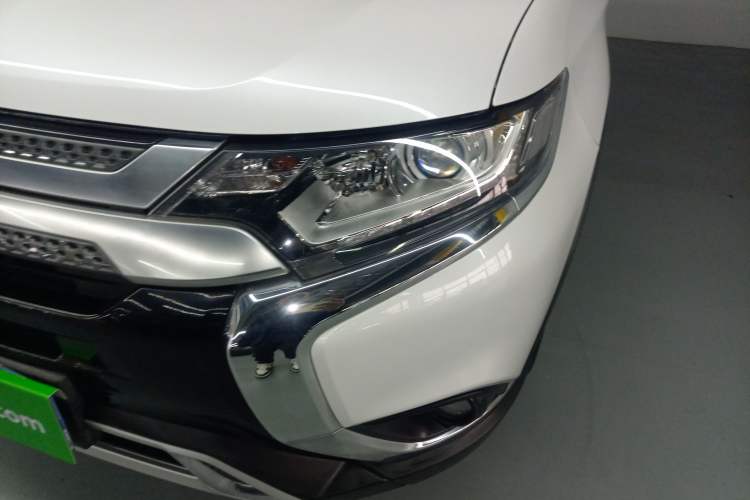 Used Mitsubishi Outlander 2019 2.0L Two-Wheel Drive Comfort Edition 5 Seats China VI Standard