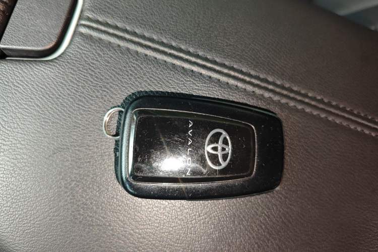 Used Toyota Avalon 2023 2.0L XLE Deluxe Edition
