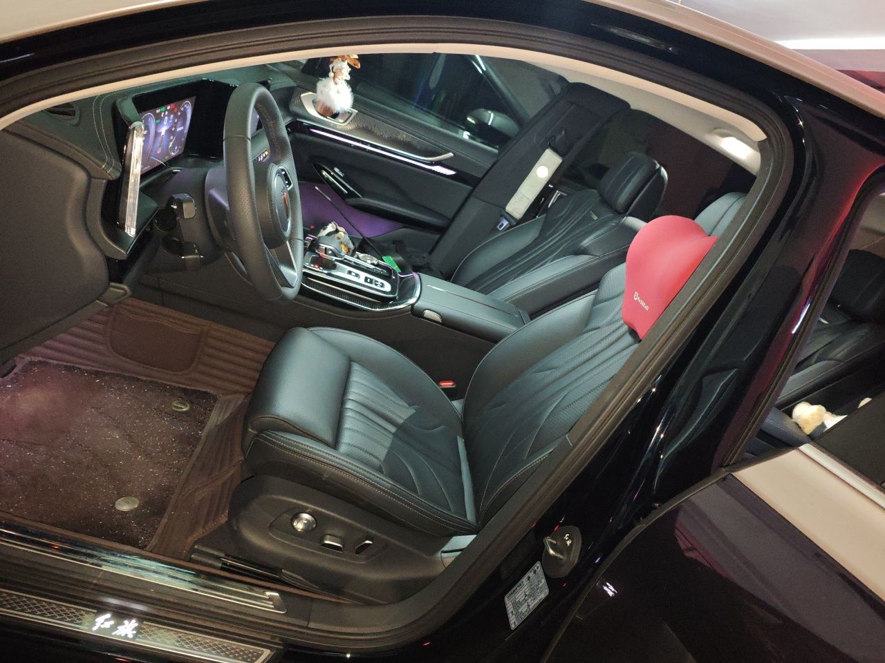 Hongqi H9 2025 2.0T Two-Wheel Drive Flagship Luxury Business Edition 5 Seats — снимка 15