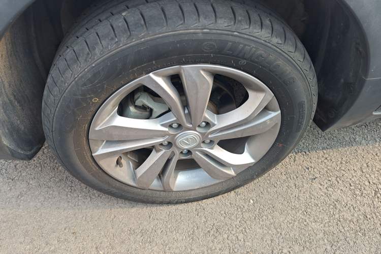 Used CHANGAN CS15 2019 1.5L Manual Entry-Level Version China VI Standard Exterior 4