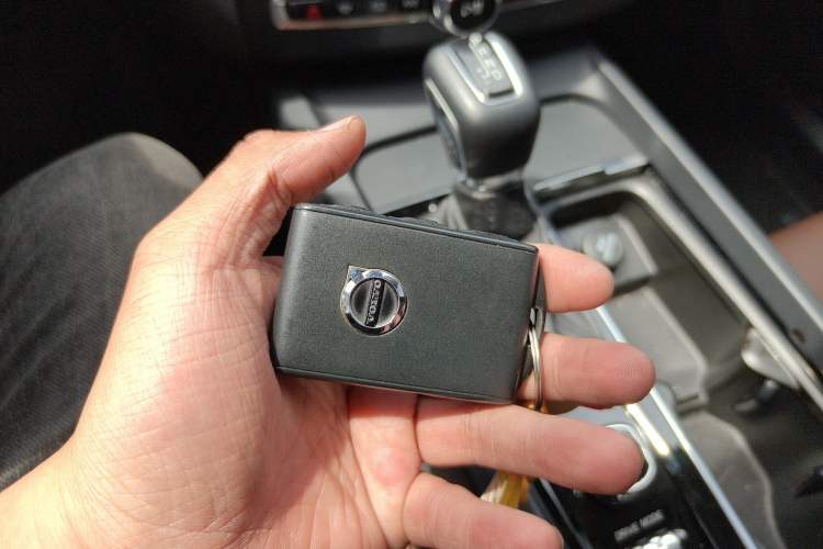 Used Volvo XC60 2019 T5 4x4 Smart Edition China VI Standard Vehicle Key