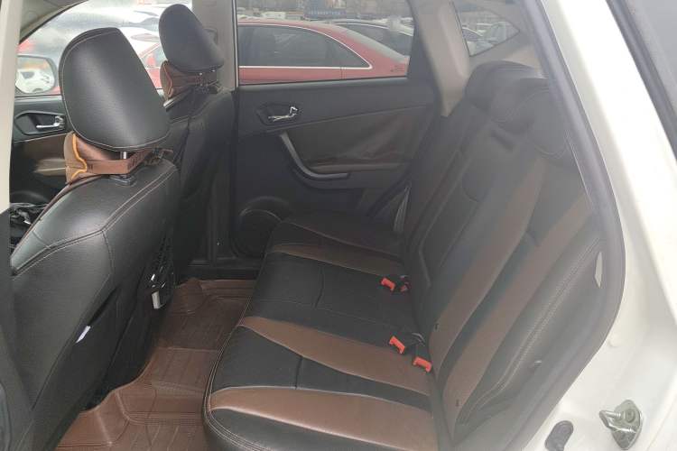 Used GAC Trumpchi GS5 Super 2015 1.8T Automatic Two-Wheel Drive Elite Edition Interior 4