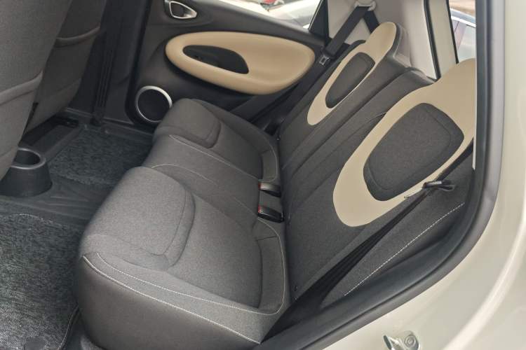 Used Wuling Bingo 2023 203km Light Edition Left Rear Seat
