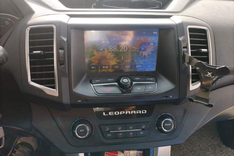 Used Leopaard Q6 2015 2.4L Manual 4x4 Excellence Edition