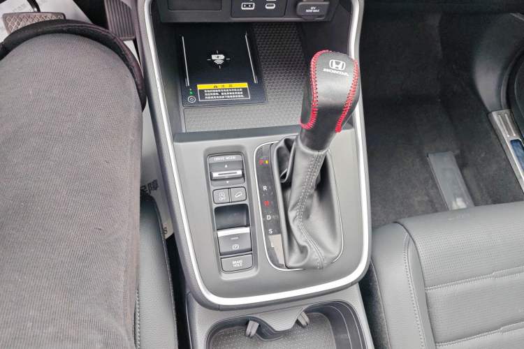 Used Honda CR-V 2023 240TURBO All-Wheel-Drive Premium Edition 5 Seats Gear Lever