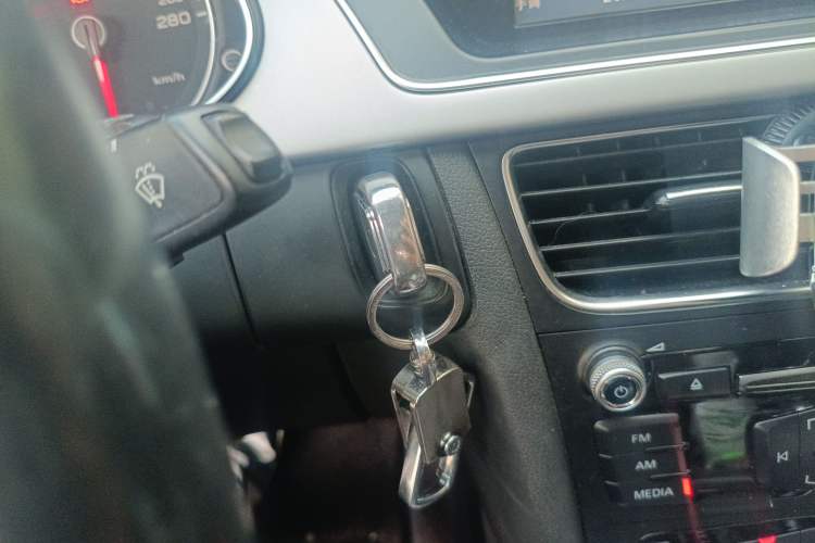 Used Audi A4L 2013 35 TFSI Automatic Standard Model
