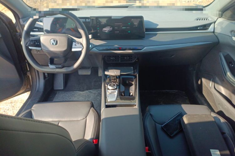 Used CHANGAN Ruicheng PLUS 2023 1.5T DCT Prestige Edition Center Console