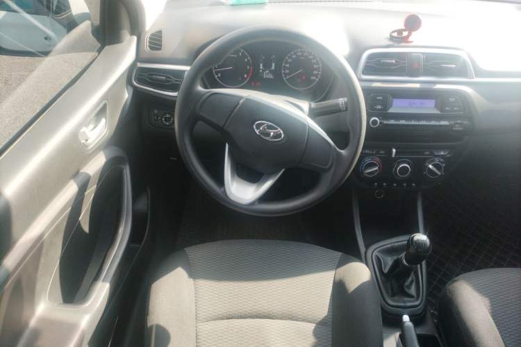 Used Hyundai Verna (older generation) 2020 1.4L Manual GL Refreshed Edition