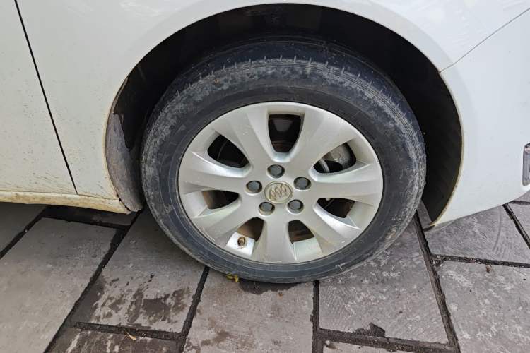 Used Buick Regal 2015 1.6T Elite Tech Model Right Front Wheel Hub