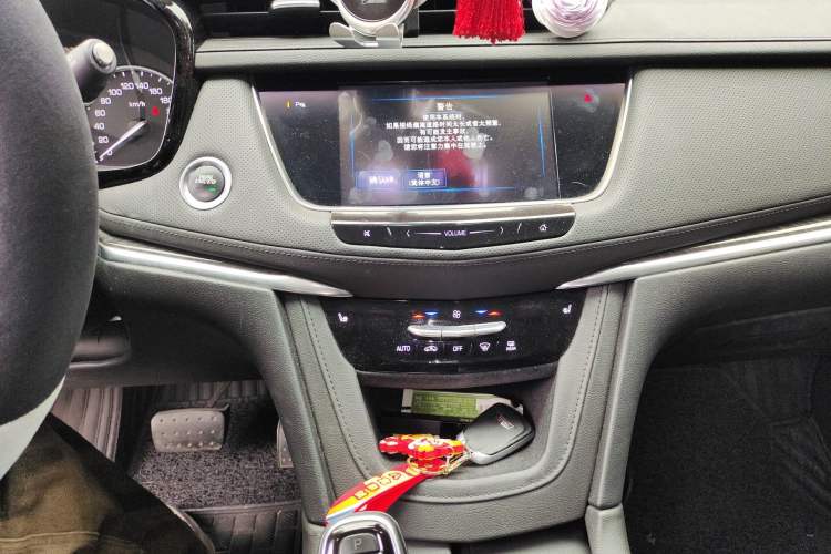 Used Cadillac XT5 2018 25T Luxury Model
