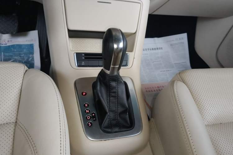 Used Volkswagen Tiguan 2013 1.8TSI Automatic Two-Wheel Drive Luxury Model Gear Lever