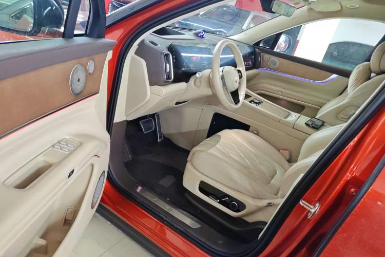 Used Hima AITO M9 2024 Range-Extended Ultra Version 52 kWh 5-Seater Model
