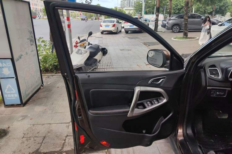 Used Chery Tiggo 5 2014 2.0L CVT Joyful Edition