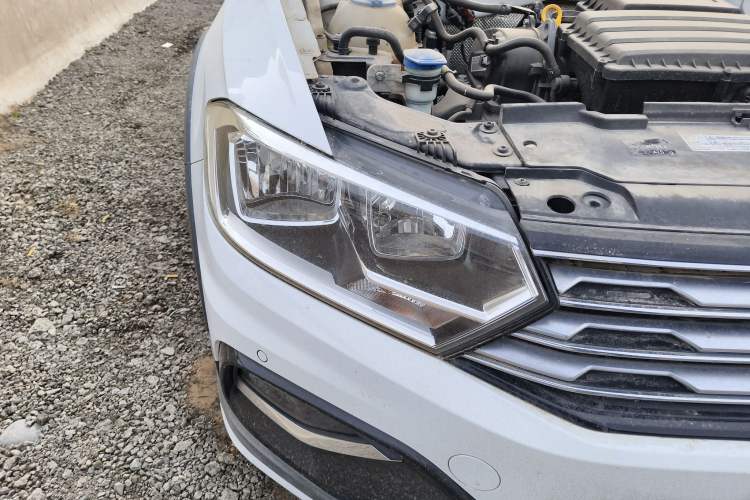 Used Volkswagen C-TREK 2017 1.6L Automatic Luxury Model