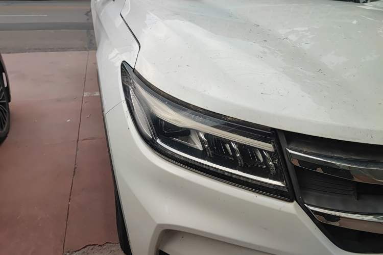 Used Dongfeng Fengon ix7 2020 2.0 TGDI Automatic All-Wheel-Drive ZhenTu Edition
