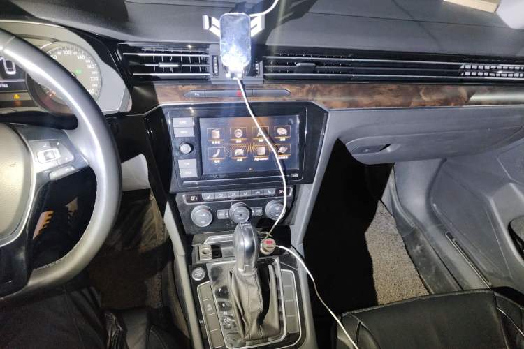 Used Volkswagen Magotan 2019 330TSI DSG Luxury Model China V Standard Audio And AC Panel