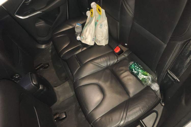 Used Volvo V40 2016 T4 Smart Luxury Edition
