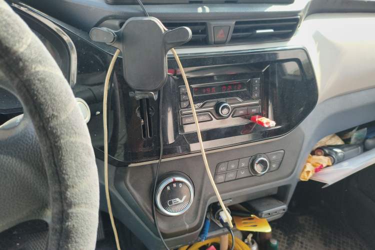 Used SAIC MAXUS EV30 2021 Pure Electric Smart Logistics Expert with Long Wheelbase—CATL
