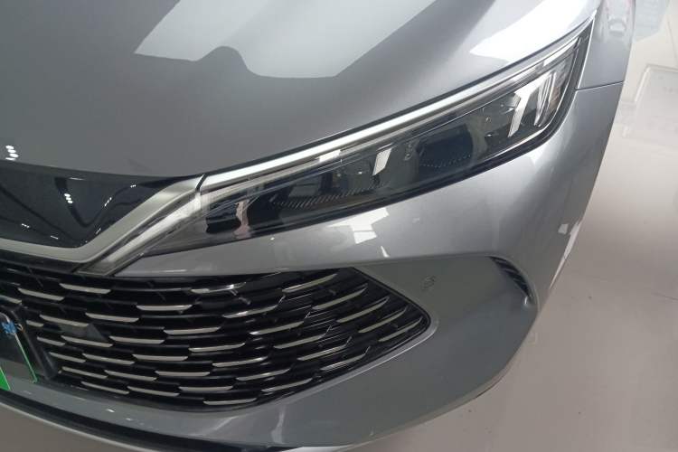 Used BYD Qin L 2025 DM-i Smart Drive 120KM Superior Model
