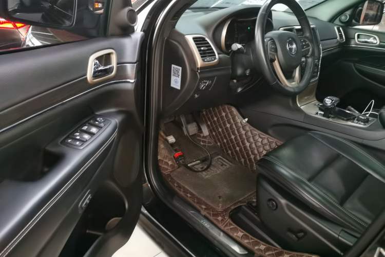 Used Jeep Grand Cherokee 2014 3.0L Comfort Navigation Edition