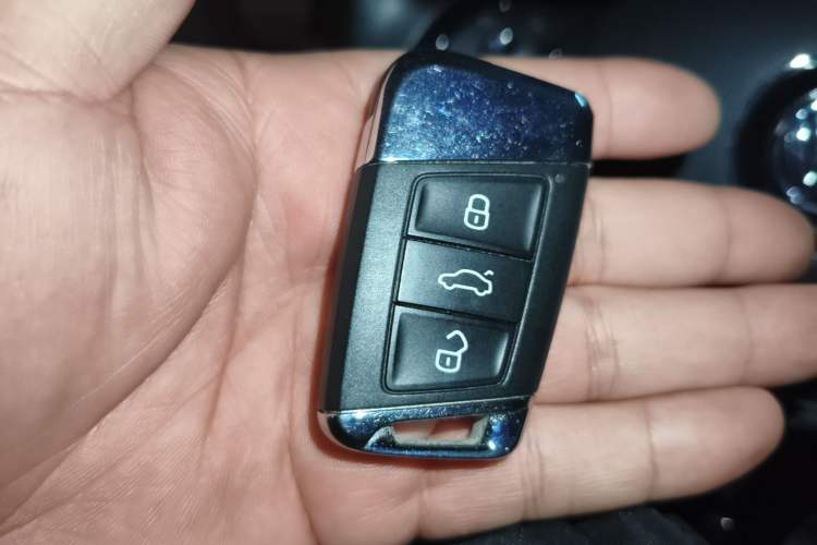 Used Volkswagen Passat 2019 380TSI Luxury Edition China VI Standard Vehicle Key