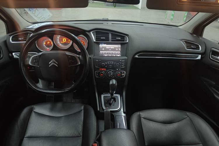 Used Citroen C4L 2014 1.8L Intelligent Drive Automatic Dynamic Model Center Console