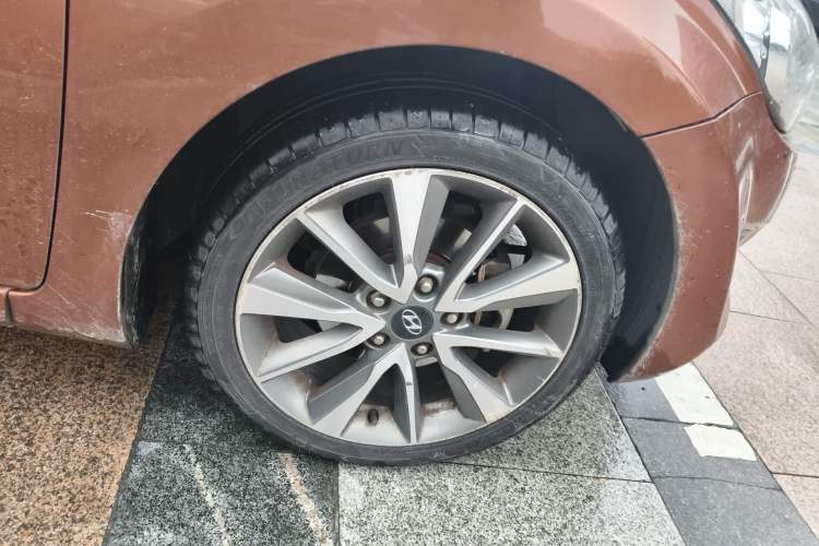 Used Hyundai Elantra (5th Generation / Langdong) 2015 1.6L Automatic Leading Model