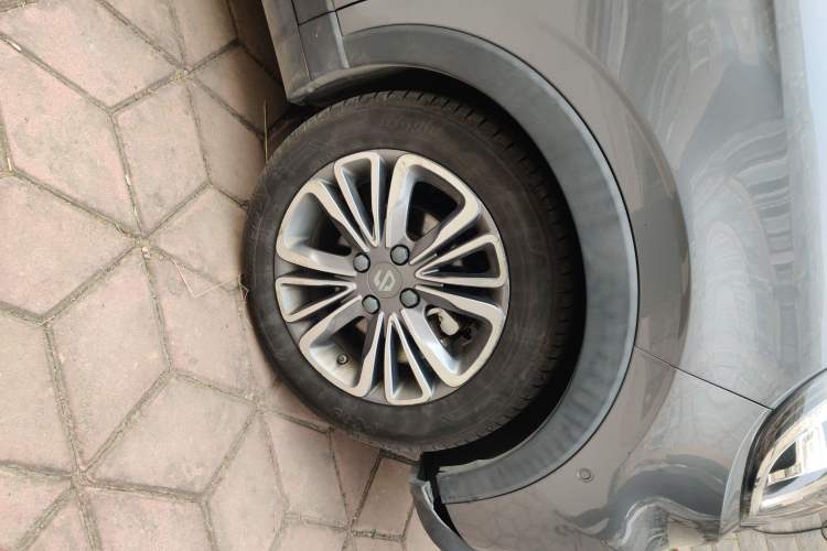 Used Leapmotor T03 2020 400 Luxury Edition Right Front Wheel Hub