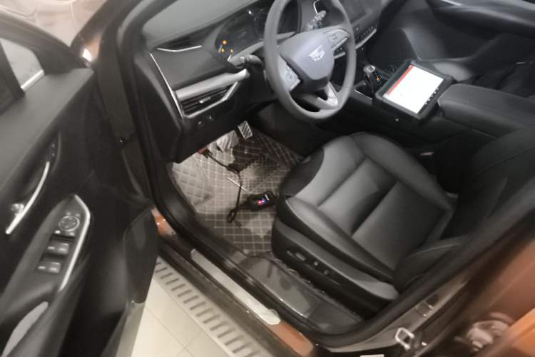 Used Cadillac XT4 2018 28T Two-Wheel-Drive Luxury Model