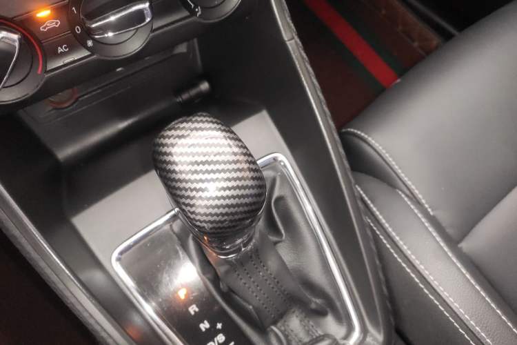 Used MG ZS 2017 1.5L Automatic Elite Edition Gear Lever