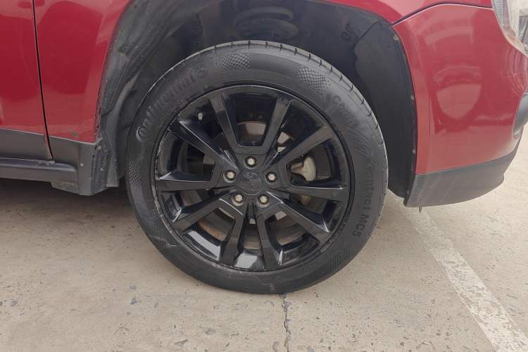 Used Jeep Compass 2013 2.4L Four-wheel Drive Black Edition with Navigation