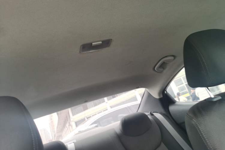 Used Hyundai Elantra (5th Generation / Langdong) 2016 1.6L Automatic Smart Version