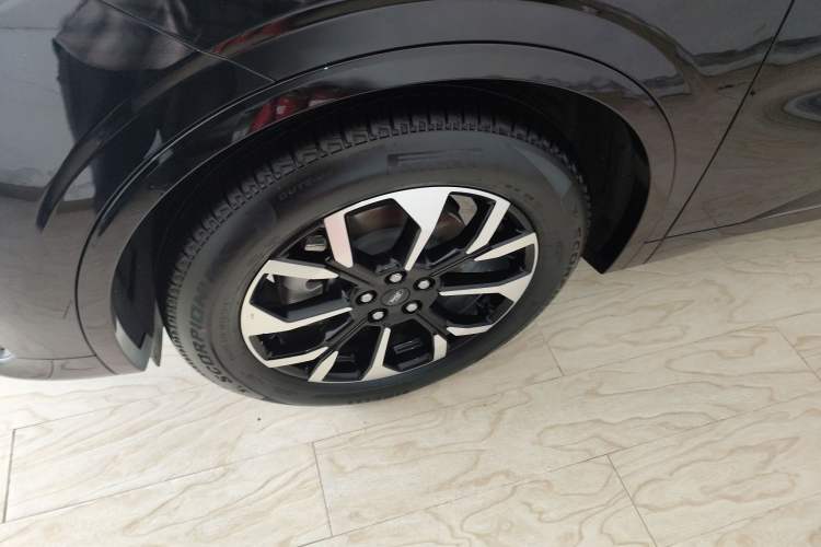 Used Ford Edge 2026 Model Explorer L 2.0T EcoBoost Four-Wheel Drive Seven-Seat Ultimate Exterior 4