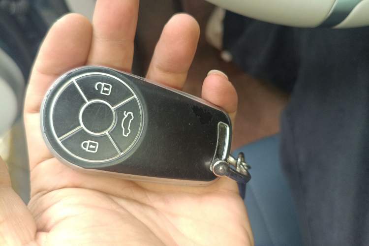 Used ORA Good Cat 2021 400km Standard Range Venus Edition Lithium Iron Phosphate Vehicle Key