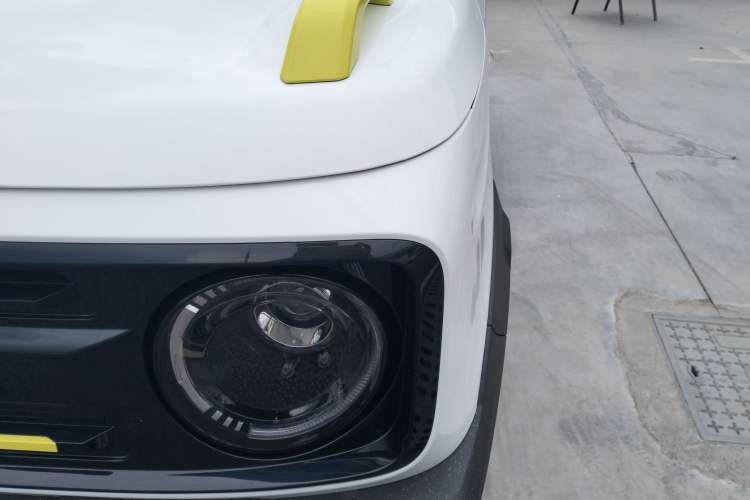 Used Geely Galaxy Panda 2025 210km Panda Rider Left Front Headlight