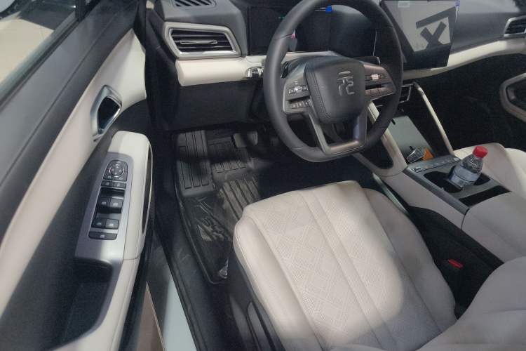 Used BYD Yuan UP 2025 Intelligent Driving Version 401 KM Dynamic Edition
