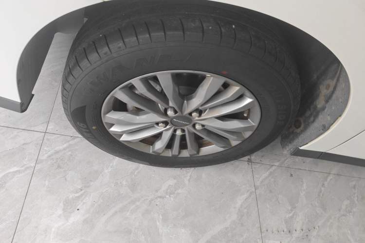 Used SAIC MAXUS G50 2023 PLUS 1.5T Happiness-Recommended Automatic Start Edition Left Front Wheel Hub