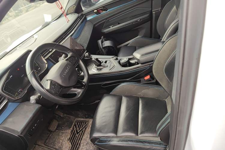 Used Lynk & Co 05 EM-P 2021 1.5TD PHEV HALO Left Front Seat