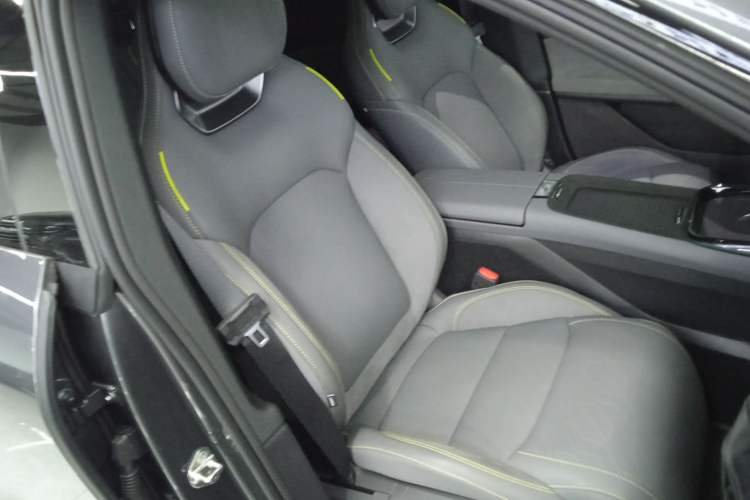 Used Lynk & Co 08 EM-P 2025 120km Long-Range Halo