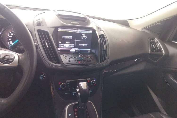 Used Ford Kuga 2013 2.0L GTDi Four-Wheel-Drive Sport Model Audio And AC Panel
